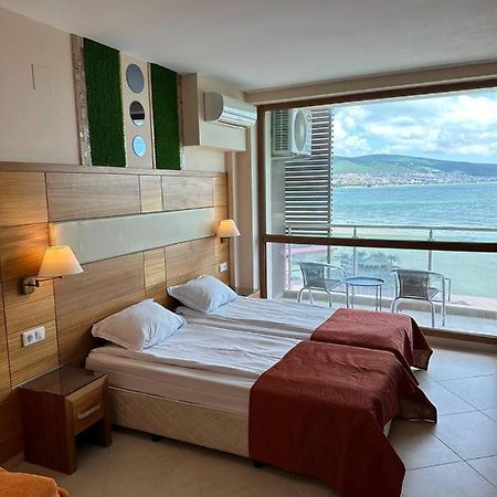 Briz Beach Apartments - Section B Pantai Sunny Luaran gambar