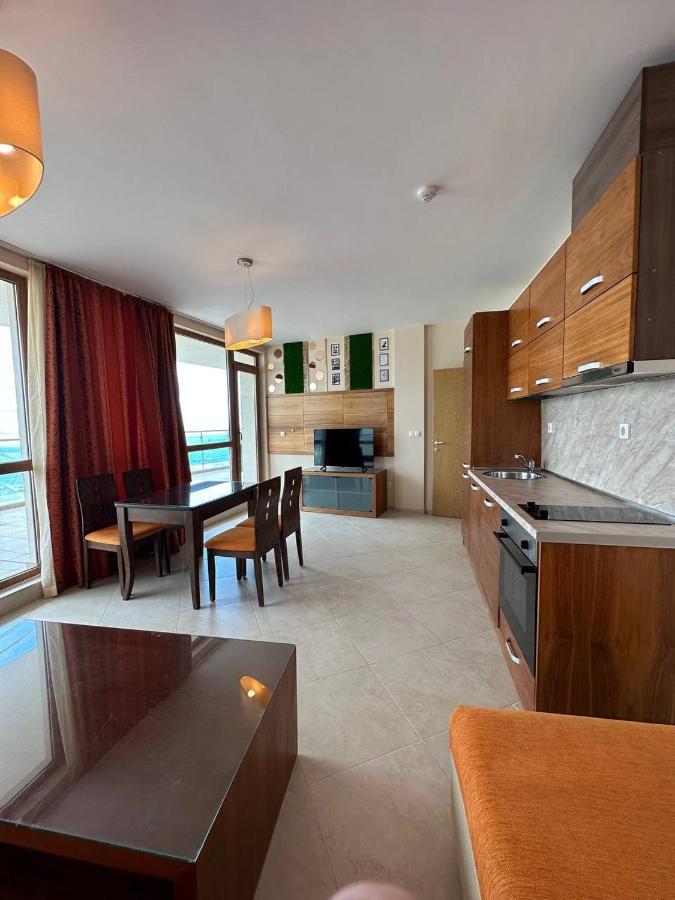 Briz Beach Apartments - Section B Pantai Sunny Luaran gambar