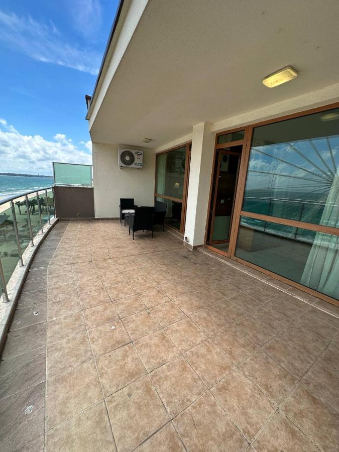 Briz Beach Apartments - Section B Pantai Sunny Luaran gambar