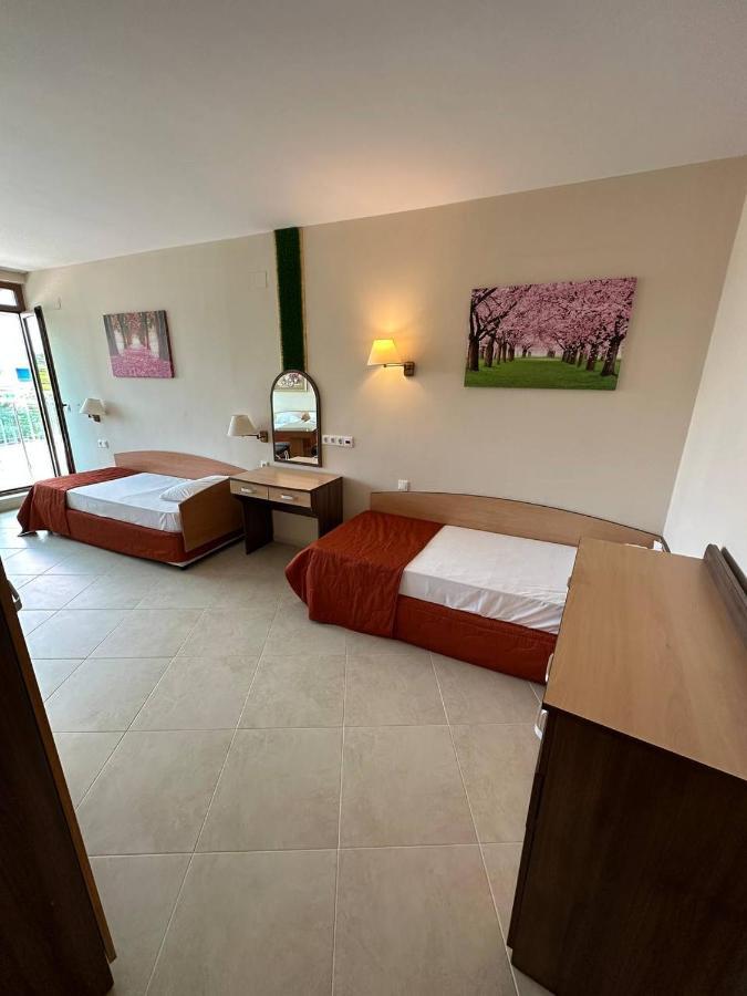 Briz Beach Apartments - Section B Pantai Sunny Luaran gambar