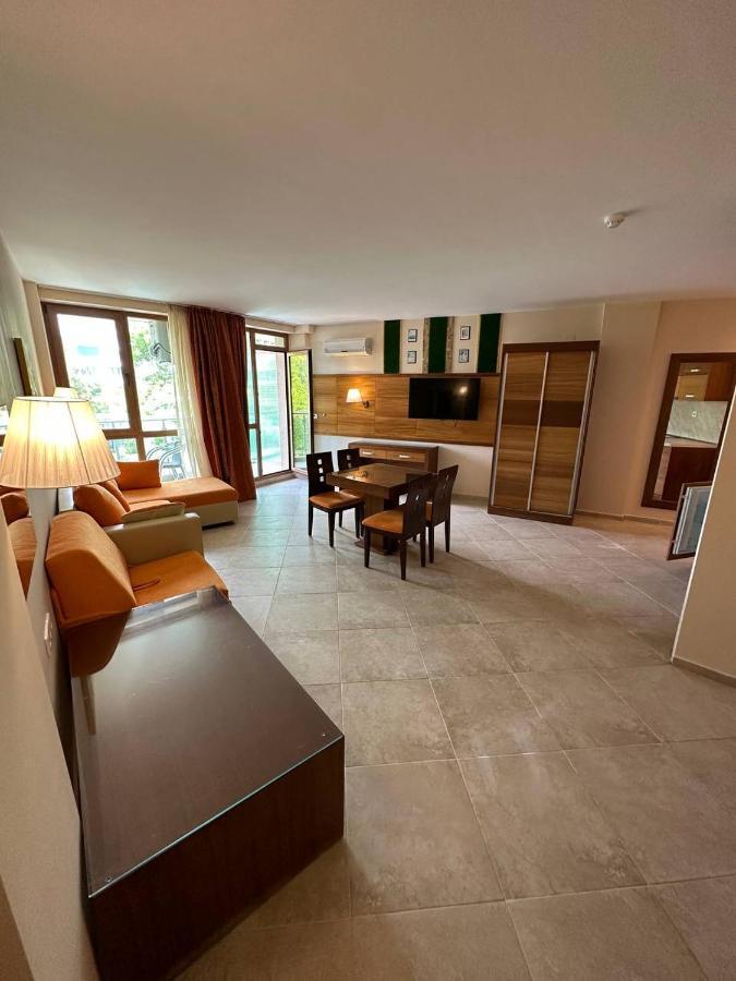 Briz Beach Apartments - Section B Pantai Sunny Luaran gambar