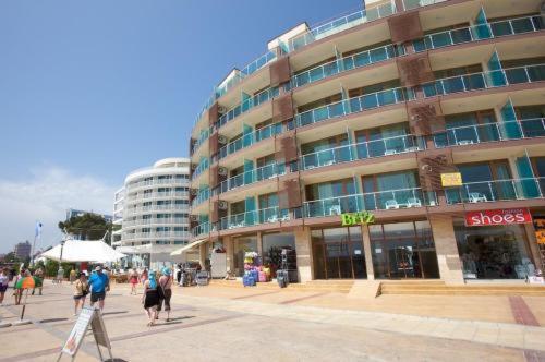 Briz Beach Apartments - Section B Pantai Sunny Luaran gambar